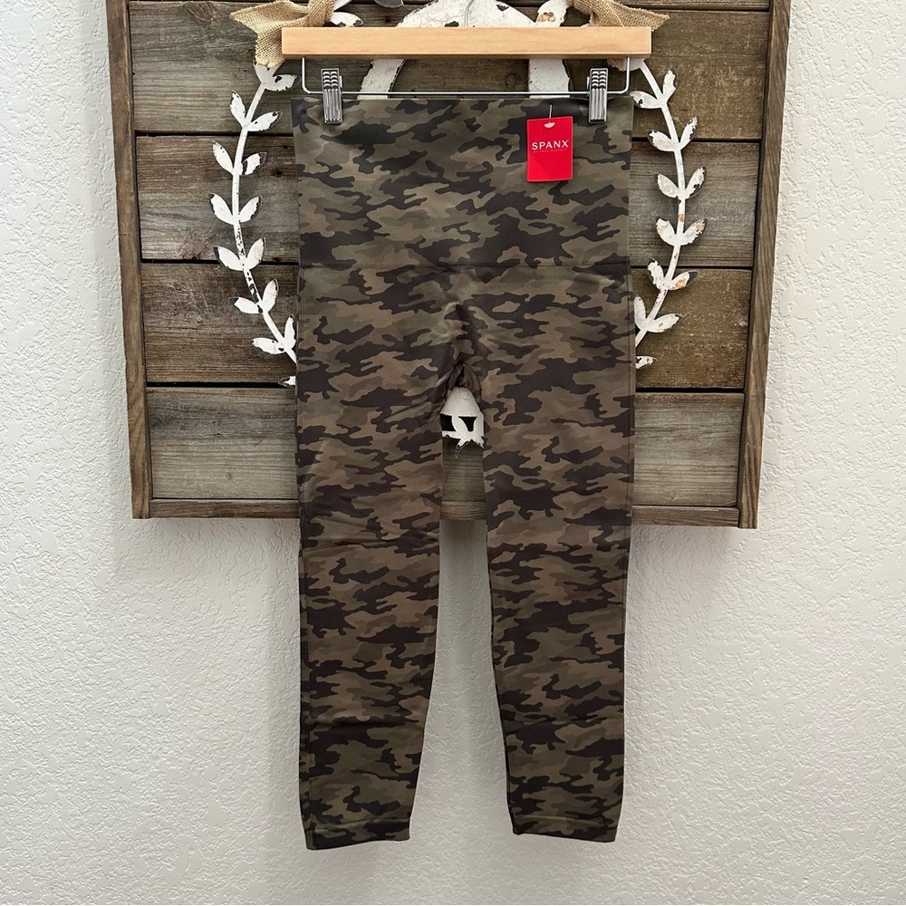Spanx camo seamless cropped leggings ladies size 1X‎ NWT